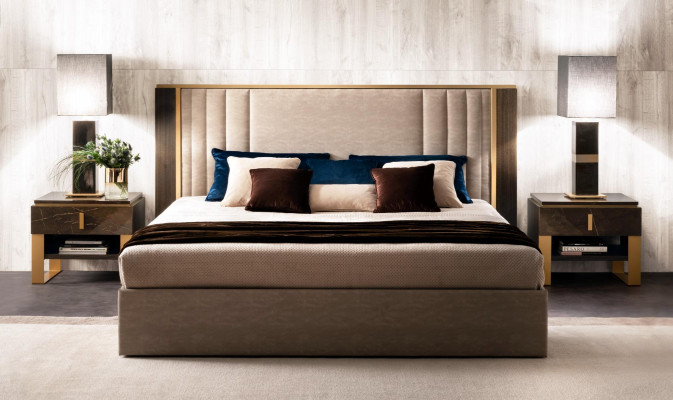 Lit en bois de designer Chambre à coucher Meubles élégants Lits doubles garnis de tissu arredoclassic