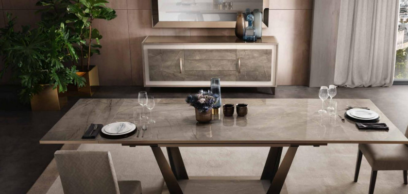 Table à manger de design classique style italien Meubles Tables Marron clair