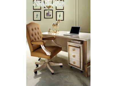 Chaise de bureau de luxe Chaises rembourrées Chaises de designer Mobilier de bureau Chef de bureau Pivotante