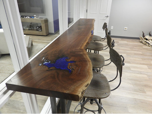 Table de bar comptoir en époxy, bois massif, meuble en bois massif, table en époxy en cascade 240x70