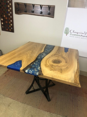 Table à manger River Table Table en bois massif Table de rivière 110x110 Tables massives