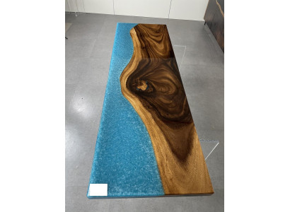 Résine époxy Table à manger en bois massif décoratif réel Meubles en résine époxy en cascade