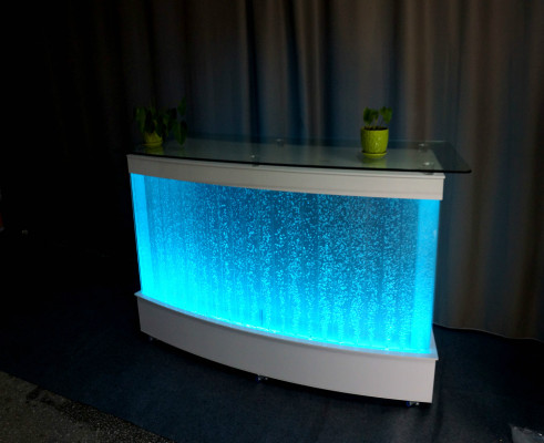 Conception de mur d'eau Comptoir de bar Colonne Tables de luxe illuminées