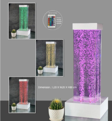 Les colonnes d'eau en tête de colonne d'eau caractéristique de l'eau du restaurant du club mur de l'eau se chargent immédiatement