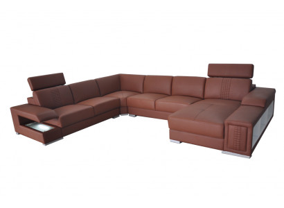 Un cadre de vie avec un canapé d'angle design en forme de U