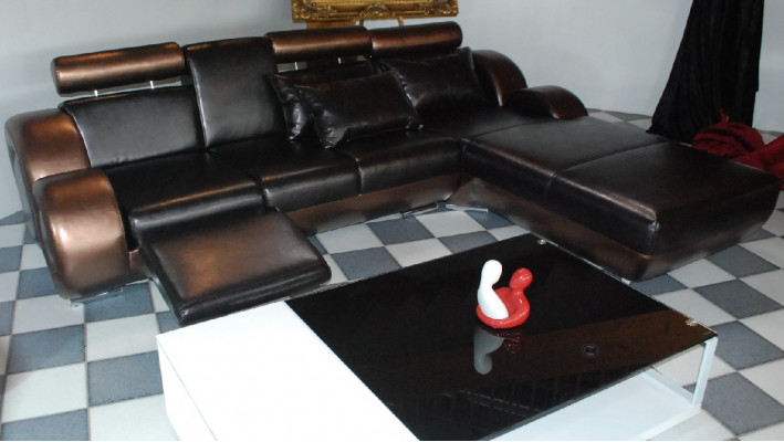 Élégant canapé d'angle designer Berlin II en cuir avec canapé USB sur mesure