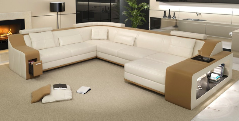 Moderne canapé d'angle confortable avec de larges accoudoirs pour votre maison.