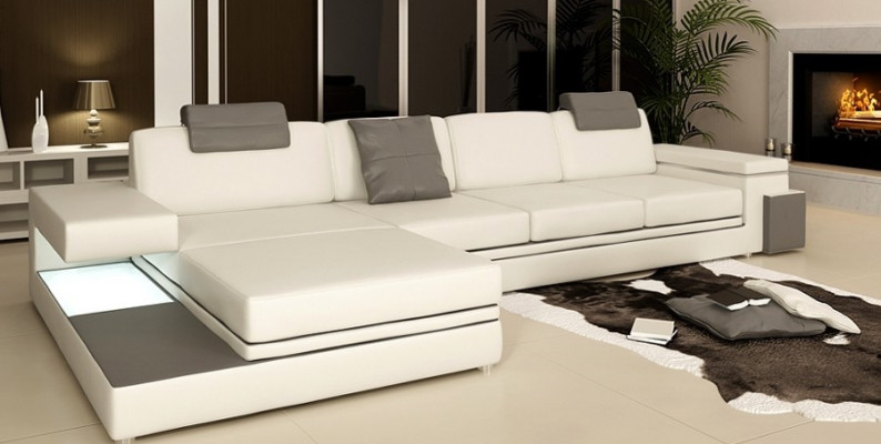 Ambiance luxueuse Canapé design en forme de L pour un confort de vie exclusif.