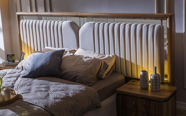 Ensemble de chambre de luxe Lit + 2 tables de chevet en bois Complétez le Moderne