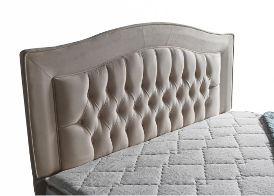 Conception de lit Lits Luxe Revêtement Beige Mobilier de chambre Argent Chesterfield
