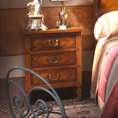 Table de chevet Mobilier de chambre à coucher Italie Table de chevet Armoire Tables de chevet Italie