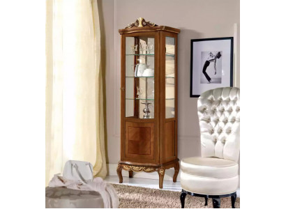Vitrine marron classique de haute qualité avec une façade en verre, armoire en bois véritable, design de meubles