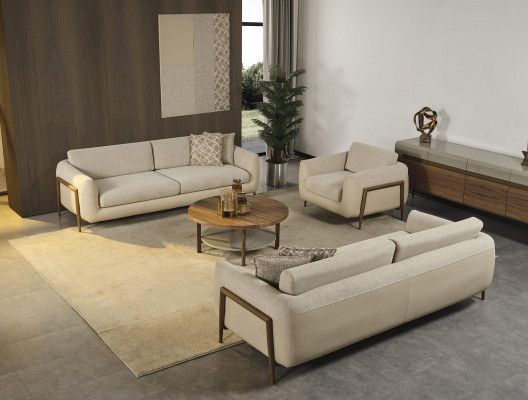 Canapés de luxe, canapé rembourré beige complet et fauteuil trois places assorti, ensemble de trois canapés.