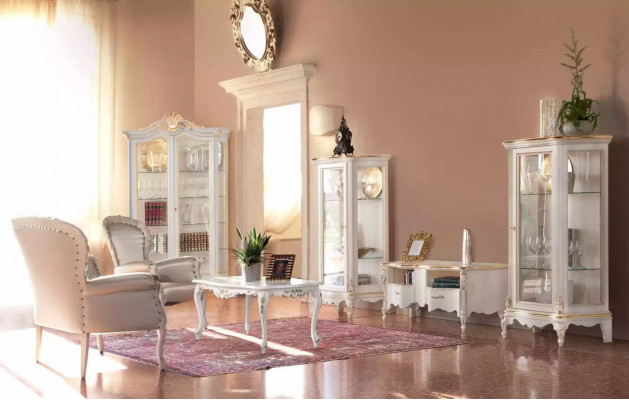 Vitrine blanche de qualité classique, nouveau meuble de luxe sur l'étagère du salon