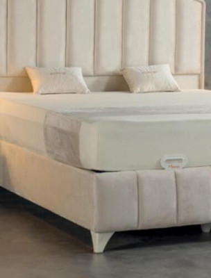Ensemble de chambre à coucher beige Lit en métal de luxe 2x Tables de chevet élégantes en 3 pièces