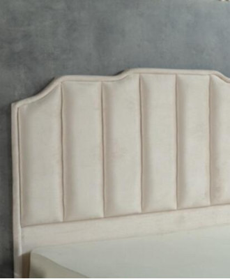 Ensemble de chambre à coucher beige Lit en métal de luxe 2x Tables de chevet élégantes en 3 pièces