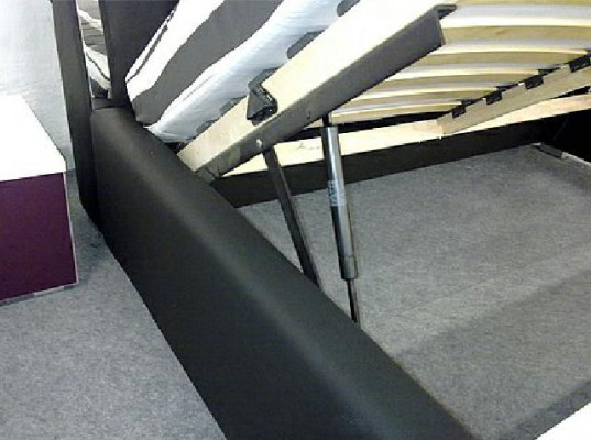 Lit en cuir avec cadre en 140/160/180x200cm, design capitonné double fabriqué dans l'UE.