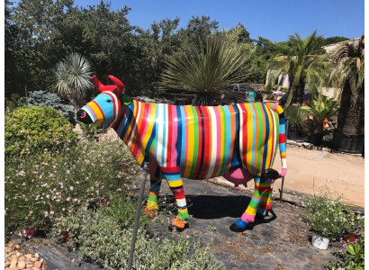 Sculptures de jardin décoratives en plastique de luxe de vache figurine moderne abstraite de designer