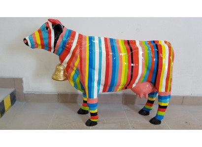 Sculpture de jardin décorative en plastique de vache moderne figurine abstraite de designer