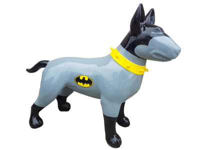Sculpture en forme de figurine de designer de chien de décoration moderne pour le jardin.