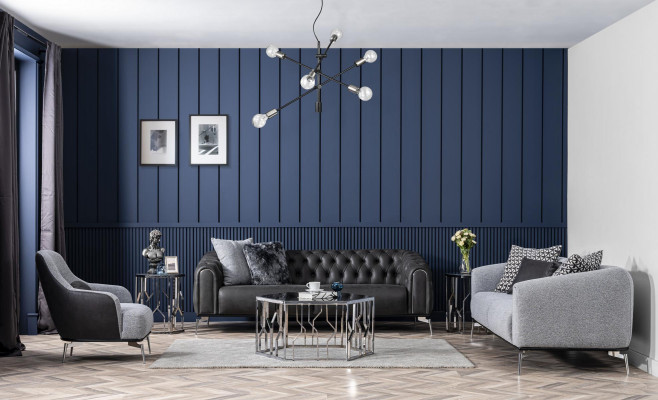 Canapé droit de style Chesterfield noir pour quatre personnes pour le salon