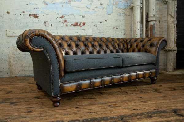 Canapé Chesterfield 3 places en tissu avec revêtement en cuir et trois places