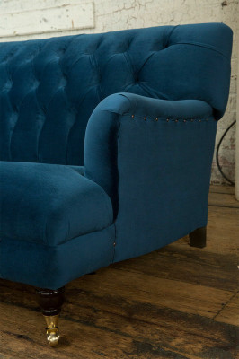 Grand canapé Chesterfield bleu quatre places XXL de luxe en tissu Canapé Rembourré