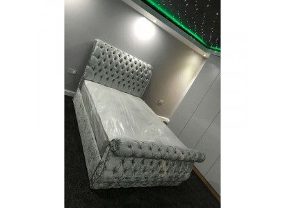Velours Velours Chesterfield Design Lit Classique Lit Cadre de Lit Lits Nouveau Rembourrage
