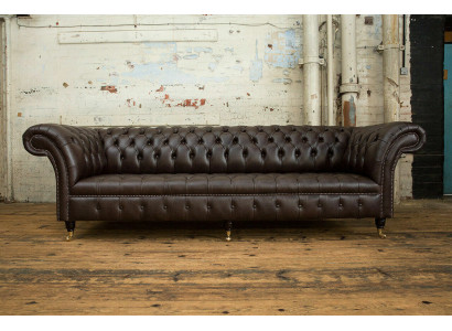 Canapé Chesterfield marron 4 places en tissu pour salon design
