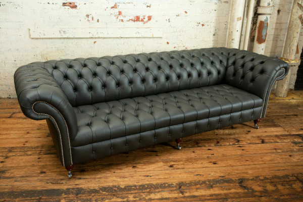 Canapé Chesterfield 4 places en tissu et cuir gris avec revêtement en cuir