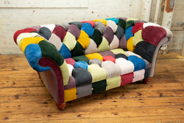 Conception moderne Canapé 2 places Chesterfield coloré Revêtement en tissu Design
