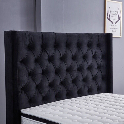 Lit de luxe Chesterfield noir moderne. Lits doubles en textile