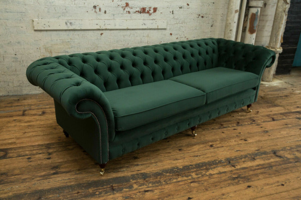 Canapé Chesterfield en cuir et tissu vert rembourré. Grand coussin d'assise XXL de 265 cm. Nouveau.