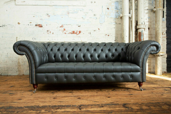 Canapé trois places en cuir Chesterfield gris, designeur à trois places