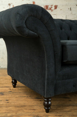 Elégant canapé Chesterfield noir design 3 places couchage de luxe