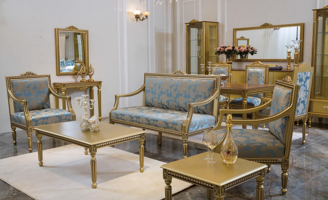 Fauteuil en tissu doré de luxe classique à un seul siège.