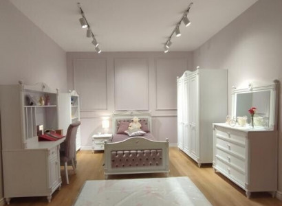 Ensemble complet de chambre d'enfants conçu par un designer. Set de chambre, meubles pour enfants et jeunes.