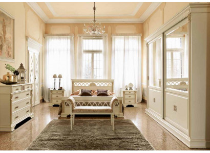 Lit + 2x table de chevet 3 pcs. Ensemble chambre à coucher en bois massif de concepteur de luxe Chambre baroque