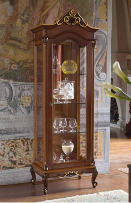 Vitrine élégante de style antique baroque rococo classique pour salon avec armoire en verre.