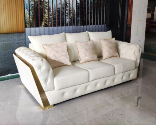 Trois canapés meubles ameublement Chesterfield Medusa Luxury ameublement