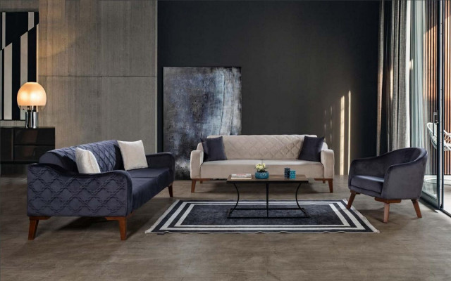 Élégant trois places canapé noir dans le salon, en velours.