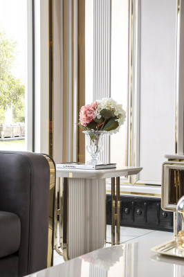 Table d'appoint Blanc Salon Métal Verre nouveau Design Moderne Mobilier de Luxe