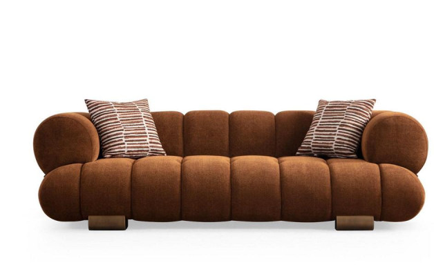 Canapé trois places brun pour salon, sofas en textile luxueux, mobilier de designer.