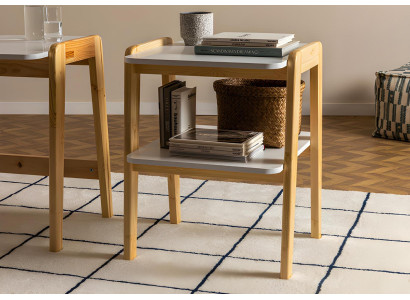 Bibliothèque beige et blanche design pour salon, meuble de rangement avec structure en bois.