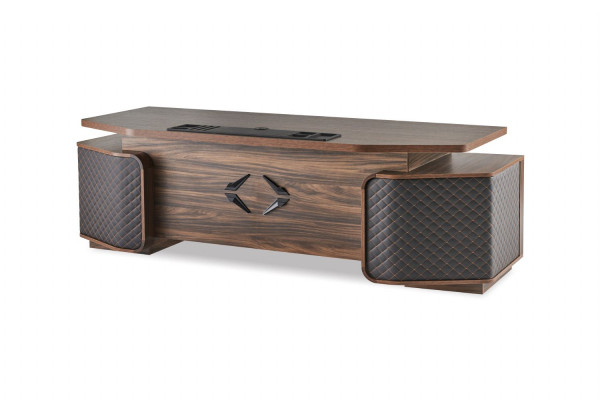 Ensemble de bureau : bureau, chaise de bureau, buffet noir et marron, fauteuil de direction.