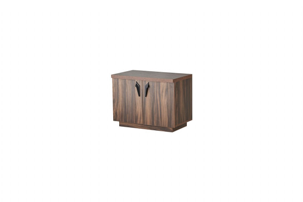 Ensemble de bureau : bureau, chaise de bureau, buffet, commode, table de travail.