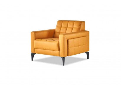 Fauteuil Chesterfield moderne en cuir souple avec accoudoirs en bois et acier inoxydable.