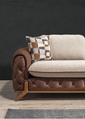 Elégant ensemble de salon en cuir marron avec canapé 3 places design et 2 fauteuils.