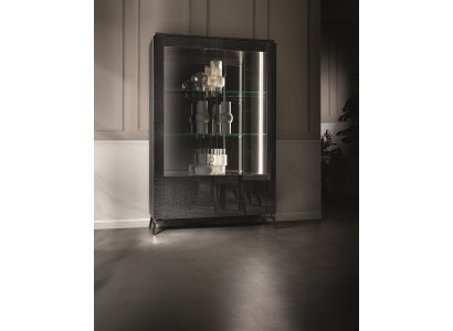 Vitrine aus Holz – Robust und elegant für Ihre Sammlung oder Dekoration
