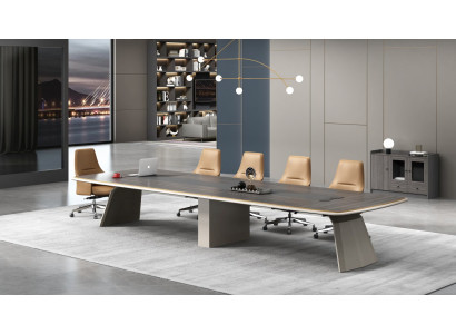Geräumiger grauer Besprechungstisch mit modernem und elegantem Design.